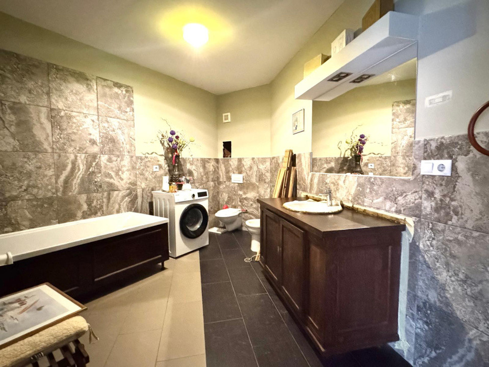 Inchiriere apartamnt cu 3 camere spatioase - zona centrala + loc de parcare