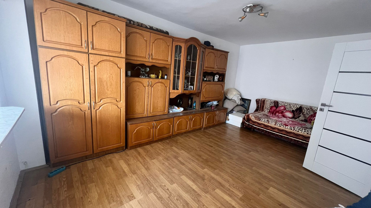 Apartament 2 camere decomandat  – Centru Civic, Str. Toamnei