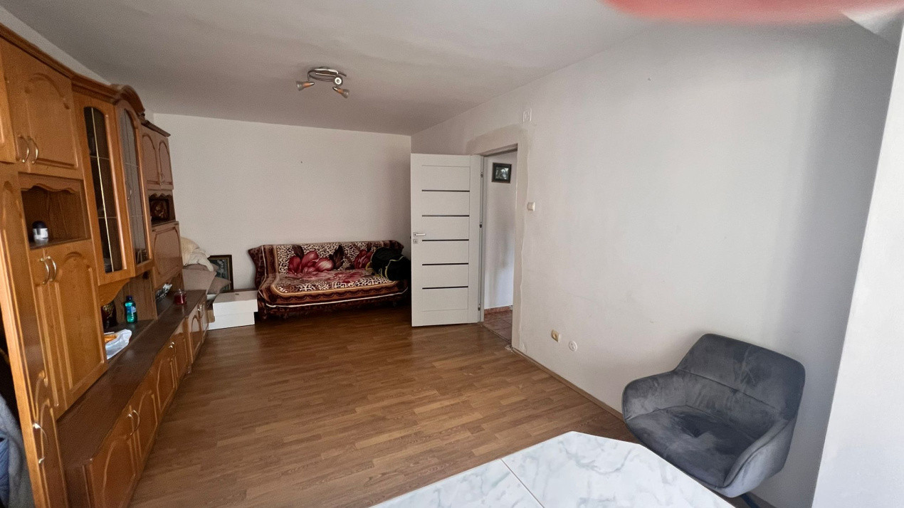 Apartament 2 camere decomandat  – Centru Civic, Str. Toamnei