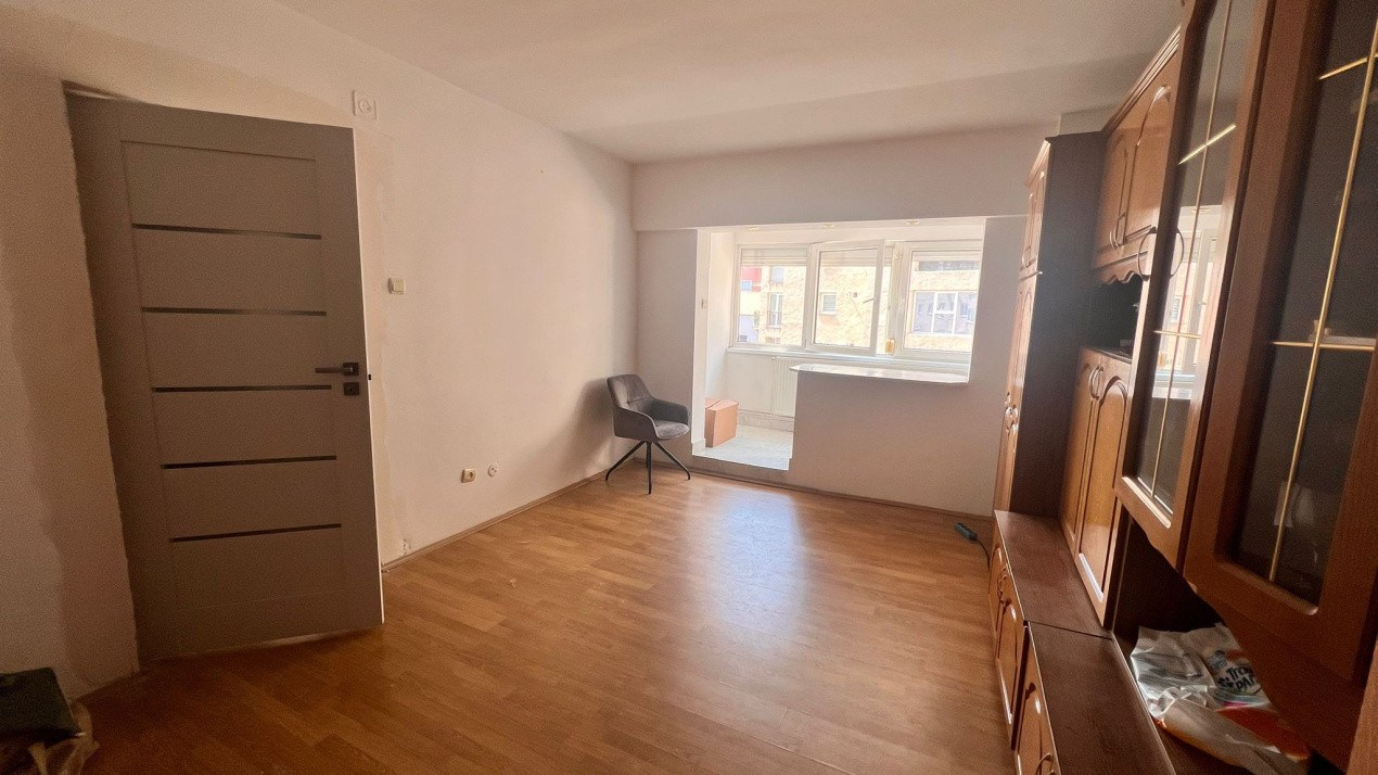 Apartament 2 camere decomandat  – Centru Civic, Str. Toamnei