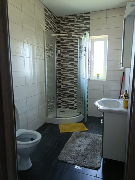 🏡 Apartament de închiriat | 3 camere | 80 mp | Loc de parcare inclus