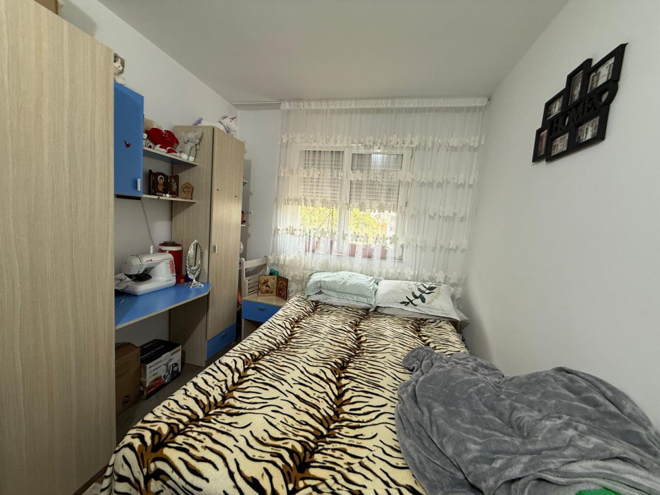 Apartament 4 camere, semidecomandat, 69 mp, Craiovita Noua, Zona Orizont 