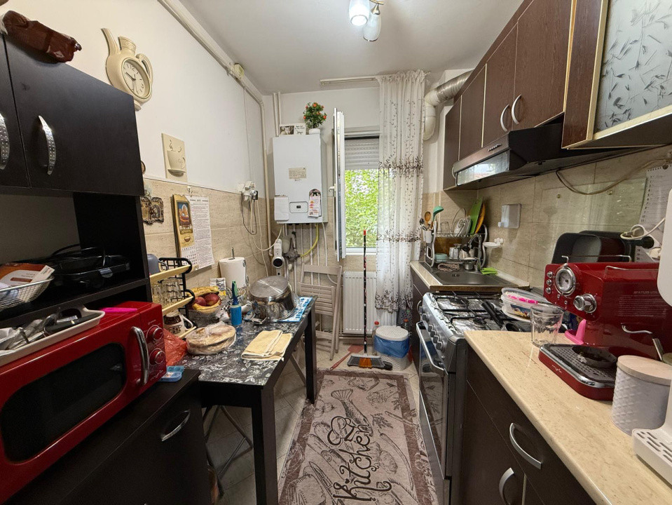 Apartament 4 camere, semidecomandat, 69 mp, Craiovita Noua, Zona Orizont 