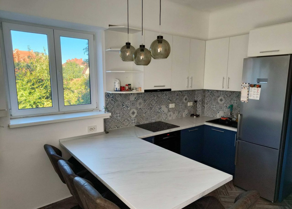 Apartament 4 camere la casă-115 mp- curte mare