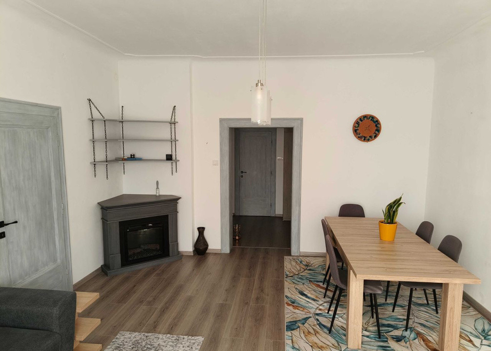 Apartament 4 camere la casă-115 mp- curte mare