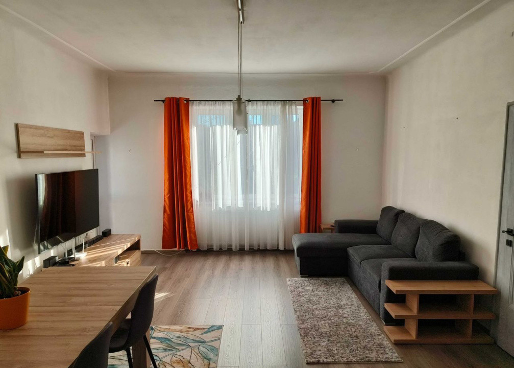 Apartament 4 camere la casă-115 mp- curte mare