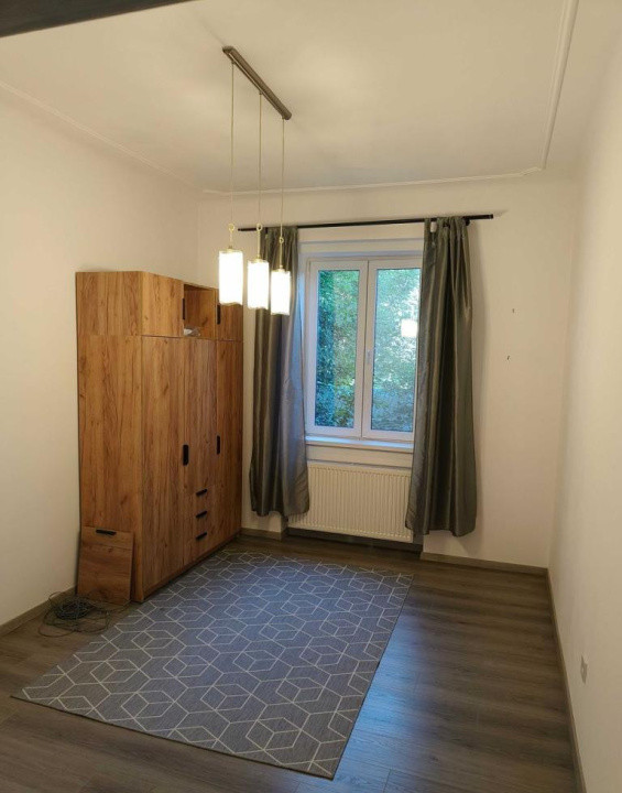 Apartament 4 camere la casă-115 mp- curte mare
