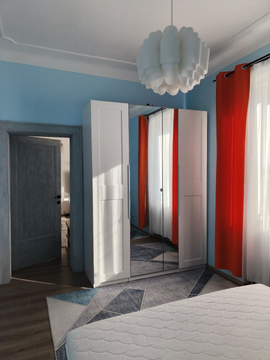 Apartament 4 camere la casă-115 mp- curte mare
