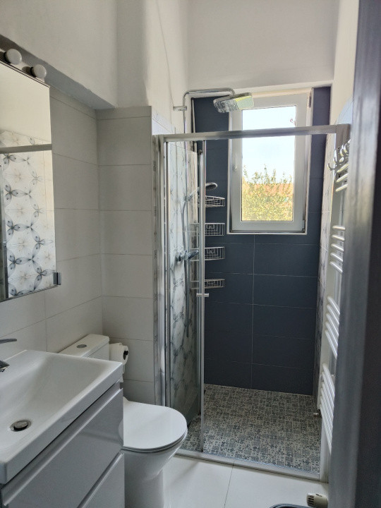 Apartament 4 camere la casă-115 mp- curte mare