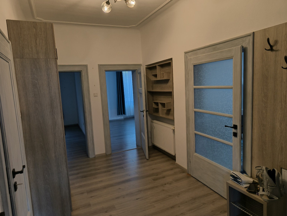 Apartament 4 camere la casă-115 mp- curte mare
