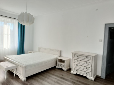 Apartament 4 camere la casă-115 mp- curte mare