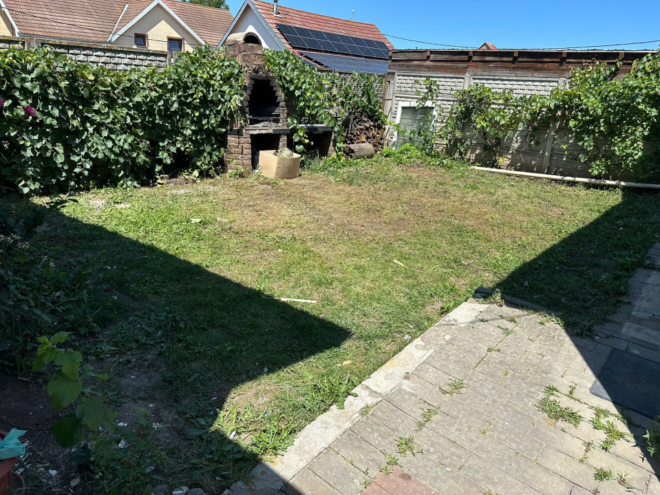 Casă individuală – complet renovată 2025, curte mare, 3 dormitoare