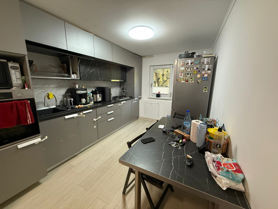 Apartament 3 camere, decomandat, 64mp, Rovine, zona Parculet Rovine