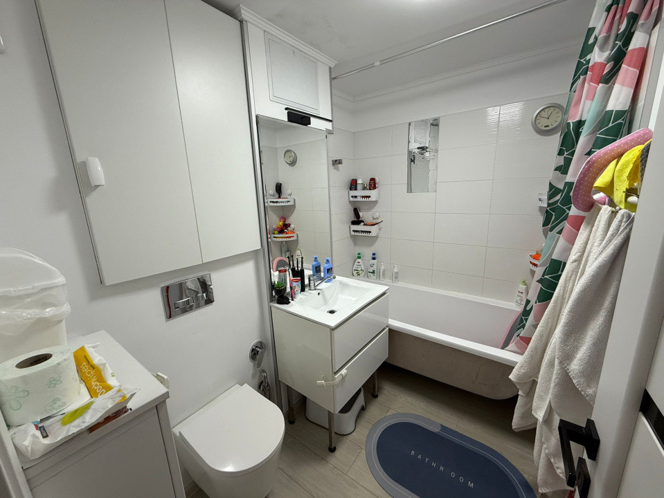 Apartament 3 camere, decomandat, 64mp, Rovine, zona Parculet Rovine