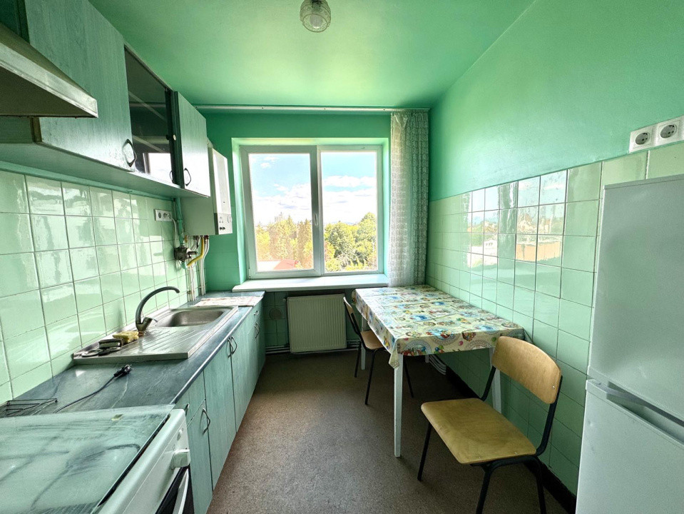 Apartament de vanzare  - 3 camere - zona Iuliu Maniu