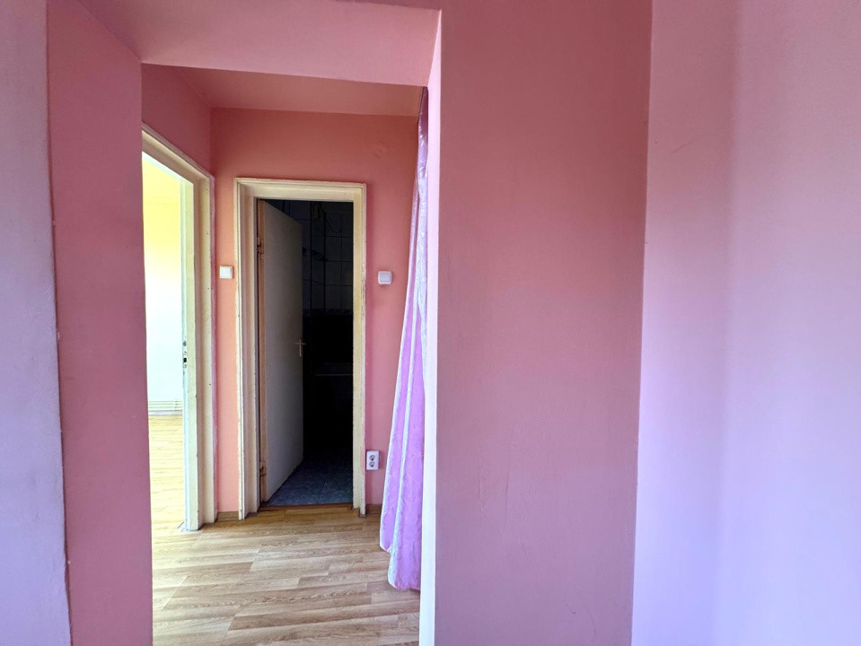 Apartament de vanzare  - 3 camere - zona Iuliu Maniu