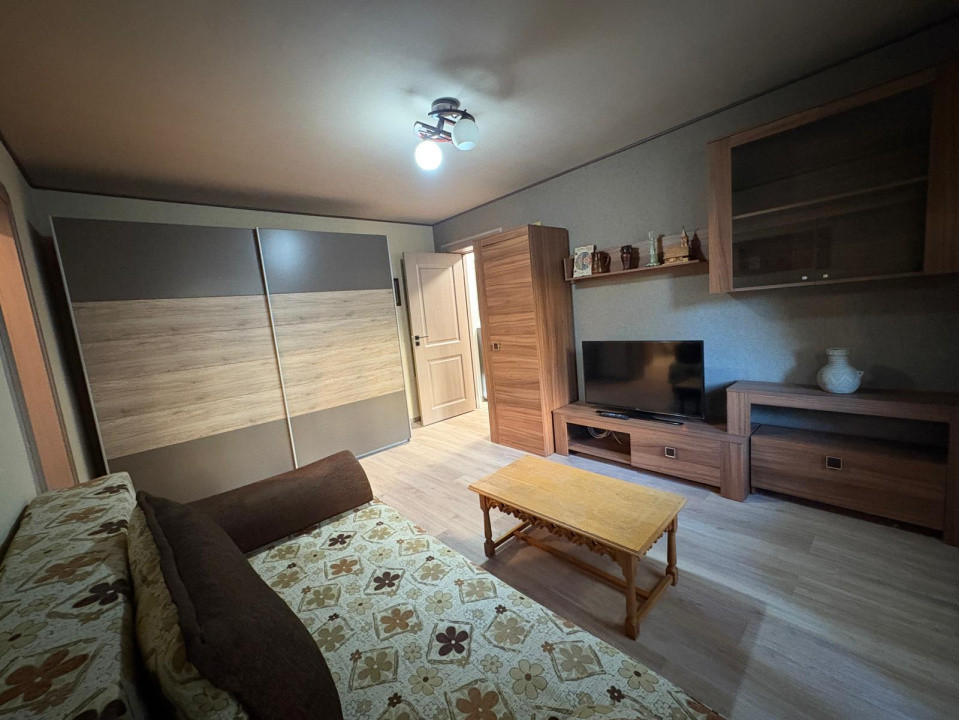 Apartament, 2 camere, semidecomandat, 45 mp, Cartier Brazda, Zona Liceu CFR