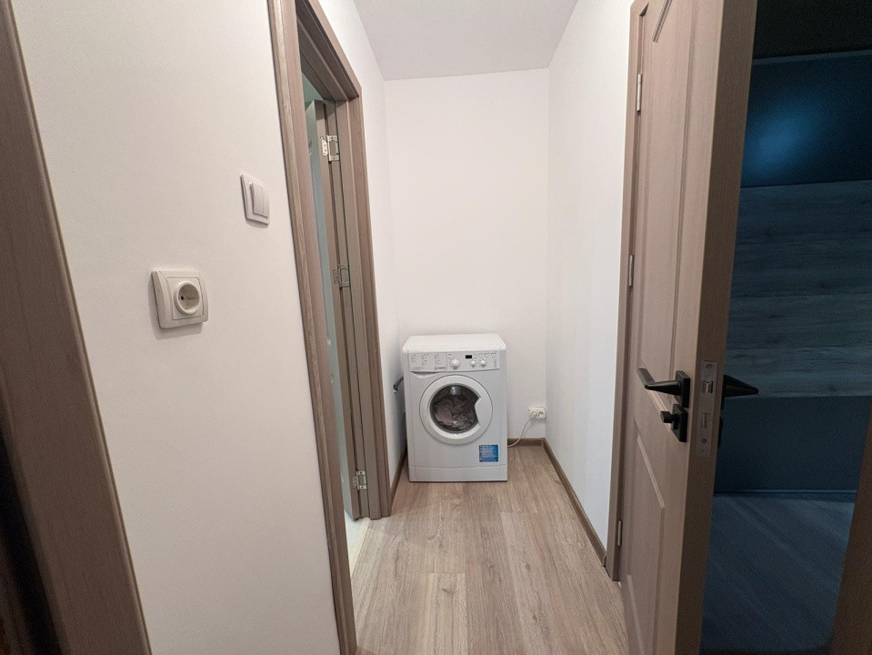 Apartament, 2 camere, semidecomandat, 45 mp, Cartier Brazda, Zona Liceu CFR