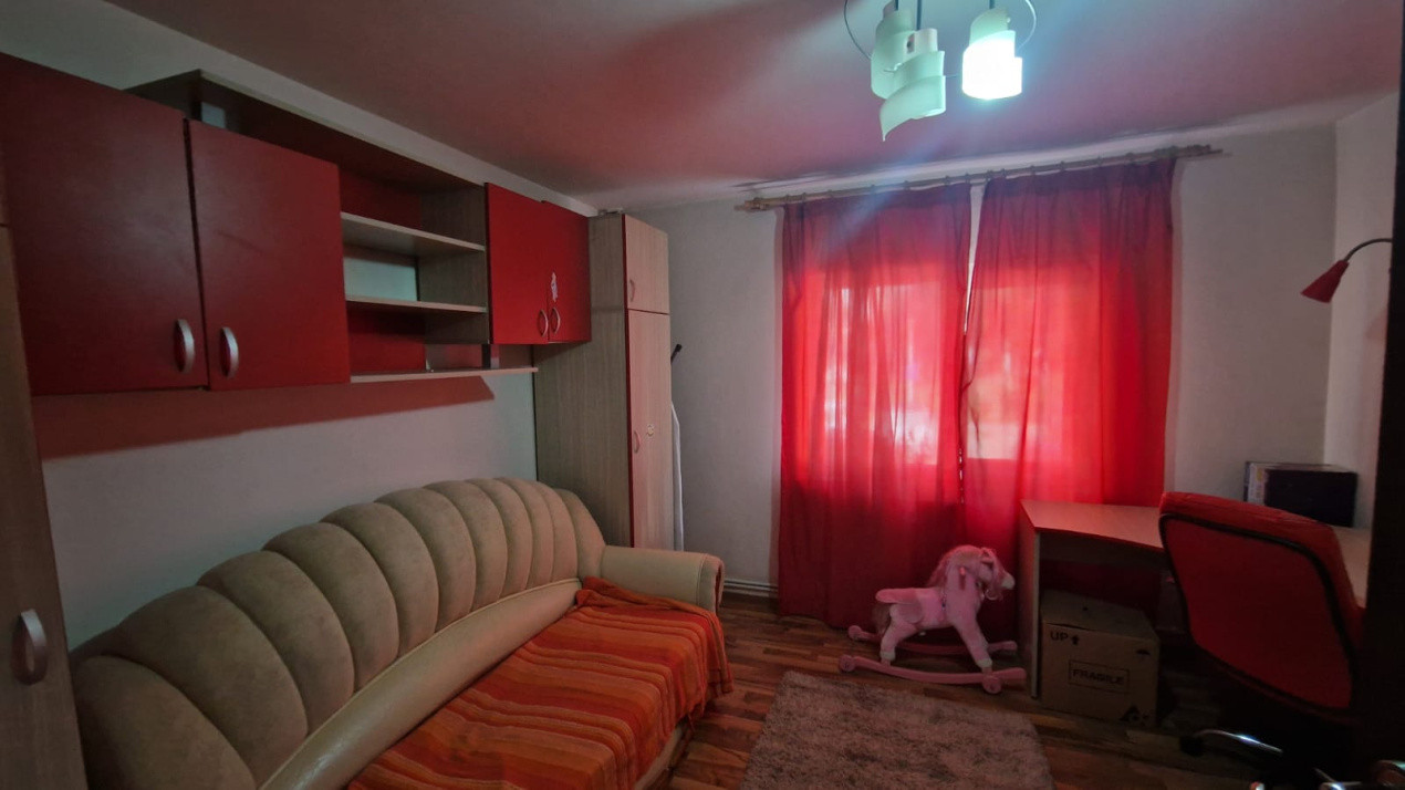 Apartament 4 camere, decomandat, 96mp, cartier 1 mai, zona Ciuperca