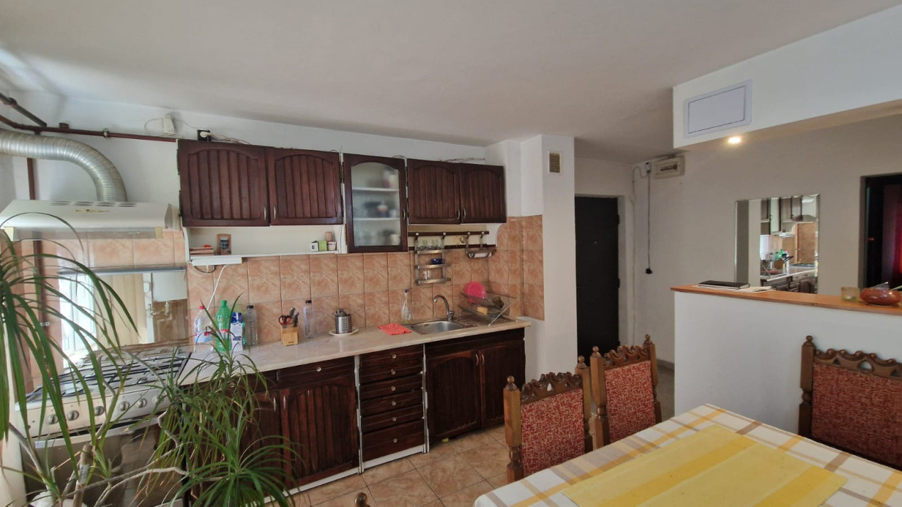 Apartament 4 camere, decomandat, 96mp, cartier 1 mai, zona Ciuperca