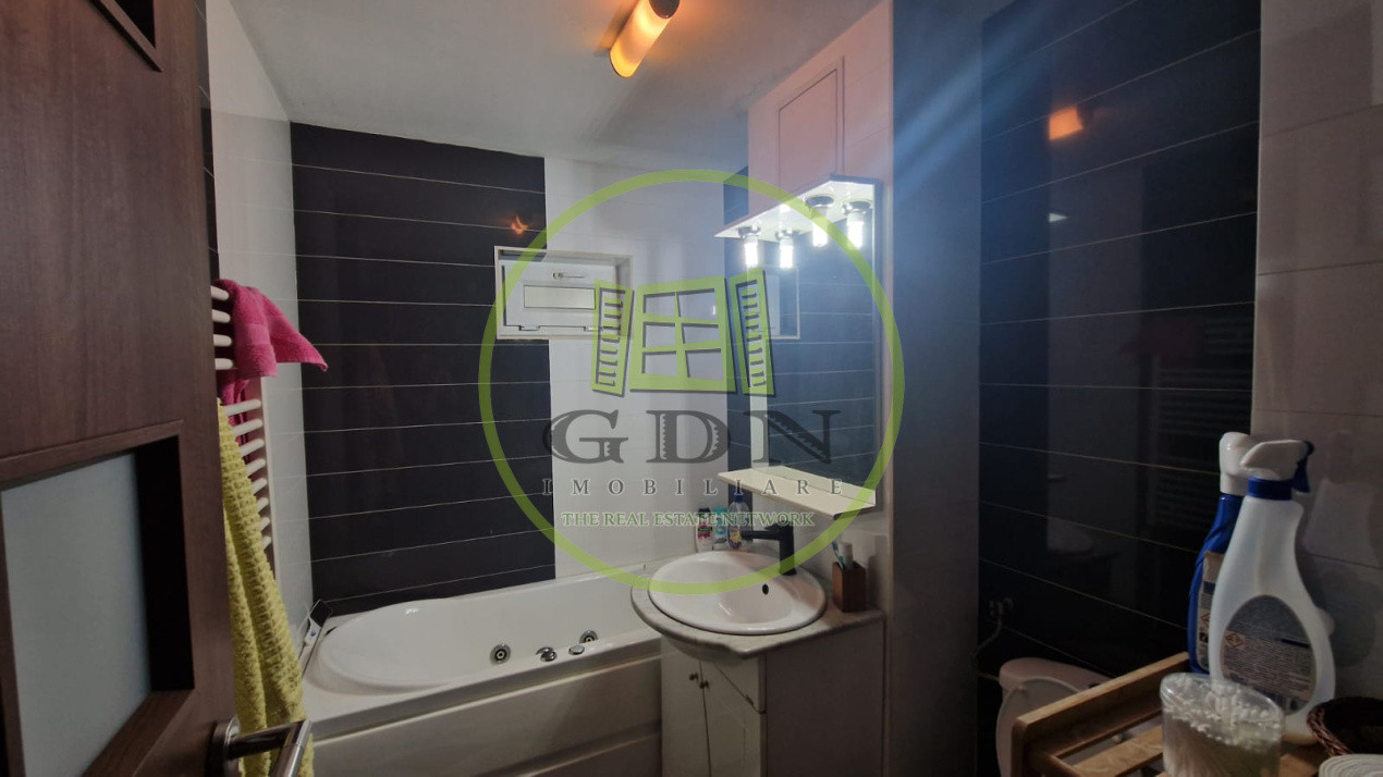 Apartament 4 camere, decomandat, 96mp, cartier 1 mai, zona Ciuperca