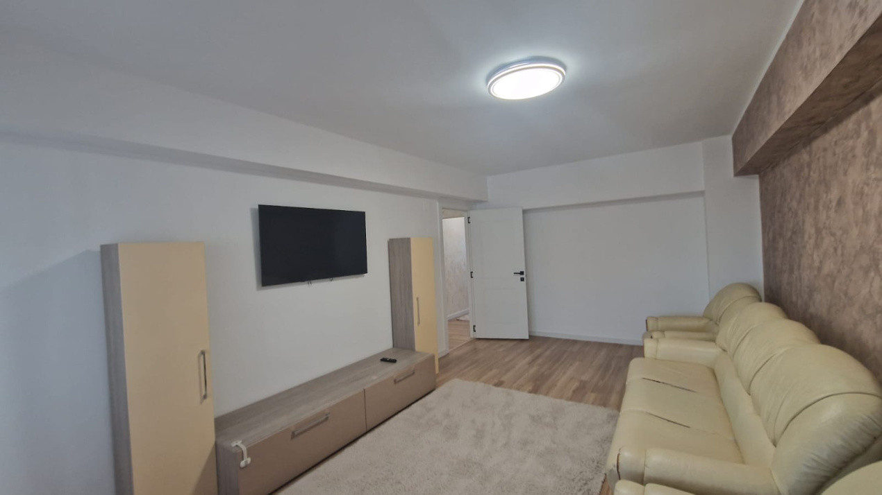 Apartament 3 camere, decomandat, 95mp, centru, zona KFC