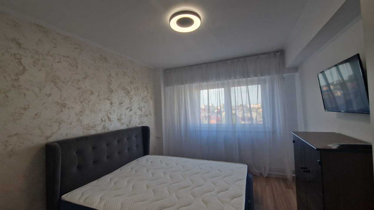 Apartament 3 camere, decomandat, 95mp, centru, zona KFC