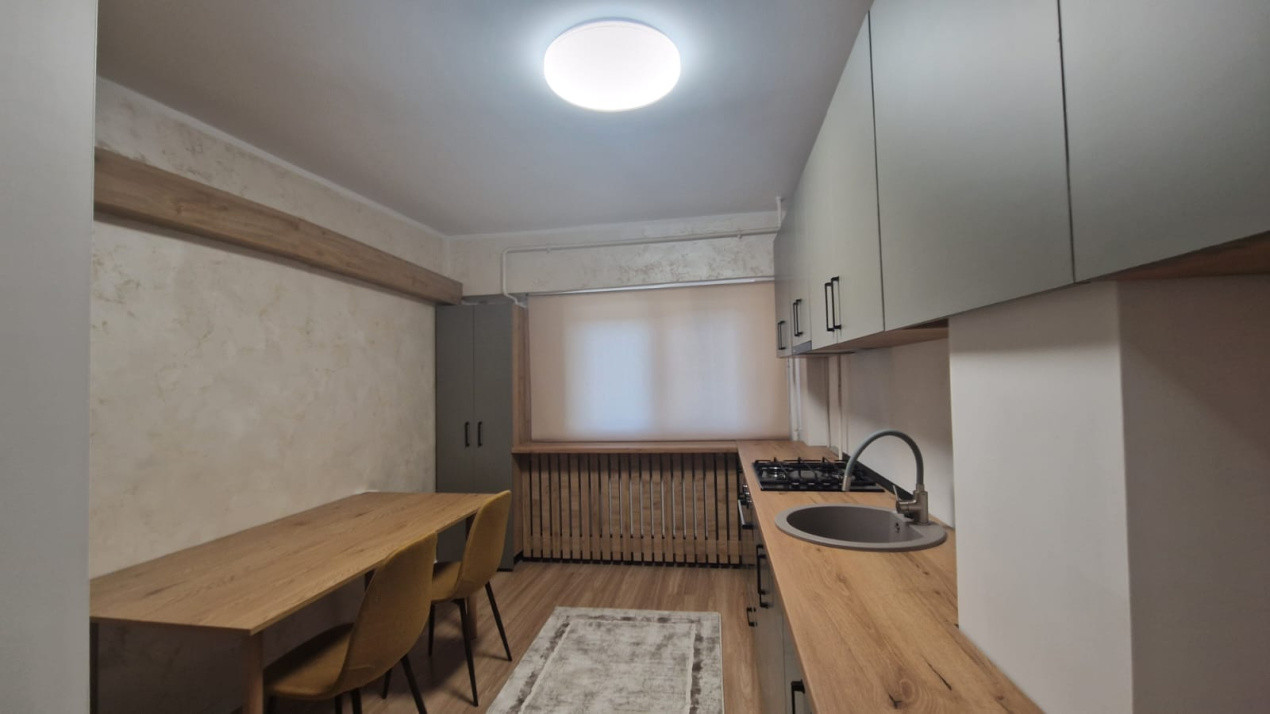 Apartament 3 camere, decomandat, 95mp, centru, zona KFC