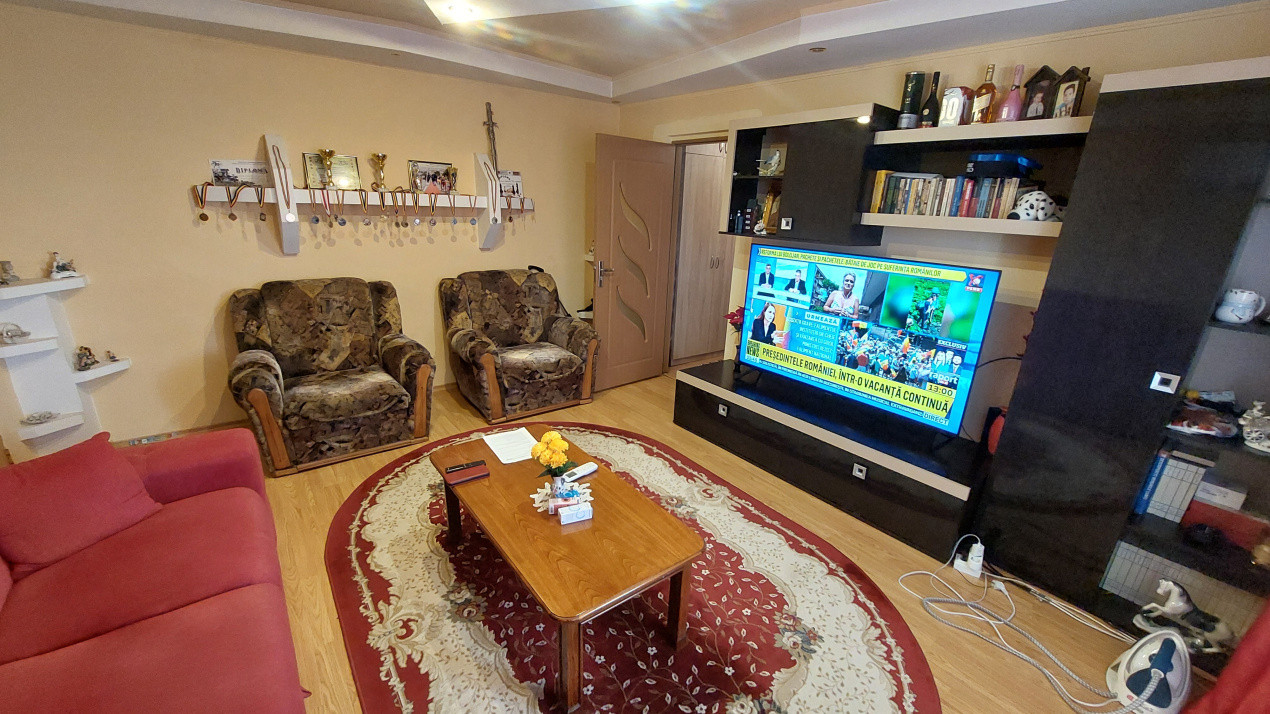 Apartament 3 camere semidecomandat, 67 mp, Brazda zona Baba Novac