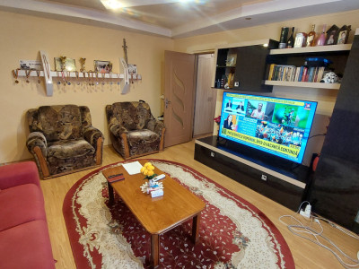 Apartament 3 camere semidecomandat, 67 mp, Brazda zona Baba Novac