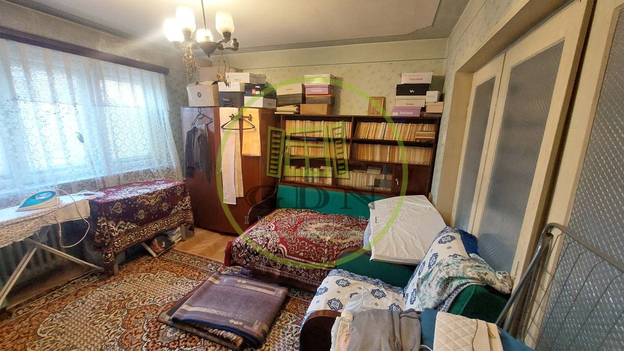 Apartament 3 camere decomandat, etajul 4, 1 Mai zona Insula