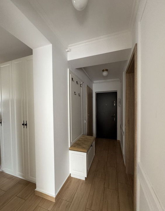 Apartament 3 camere Zona Tractorul,langa Mall Coresi