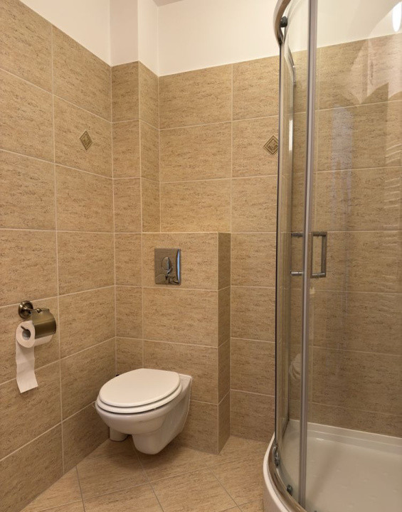 Apartament 3 camere, boxa si parcare Tractorul Brasov