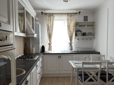 Apartament 3 camere, boxa si parcare Tractorul Brasov