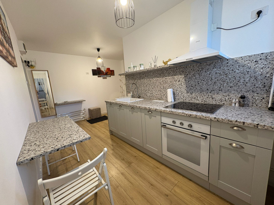 Apartament, 2 camere, decomandat, 51 mp, Cartier 1 Mai, Zona Spitalul Nr. 1 