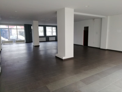 Spatiu comercial de vanzare