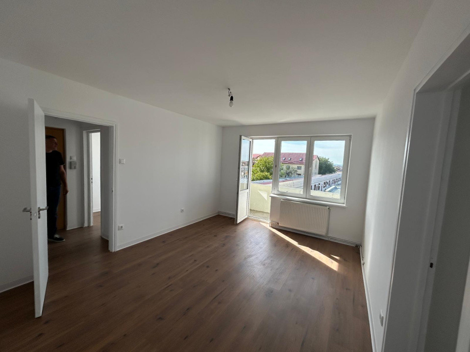 Apartament 2 camere ,47 mp + balcon, Zona Terezian
