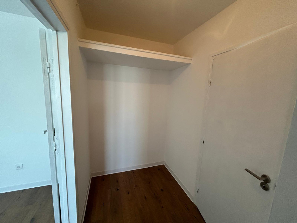 Apartament 2 camere ,47 mp + balcon, Zona Terezian