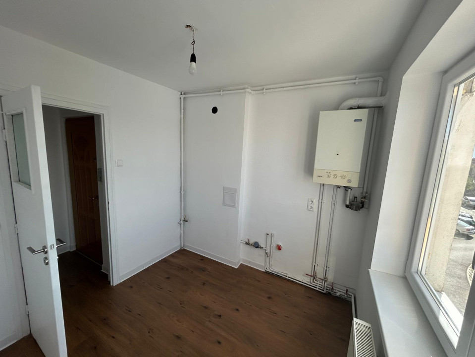 Apartament 2 camere ,47 mp + balcon, Zona Terezian