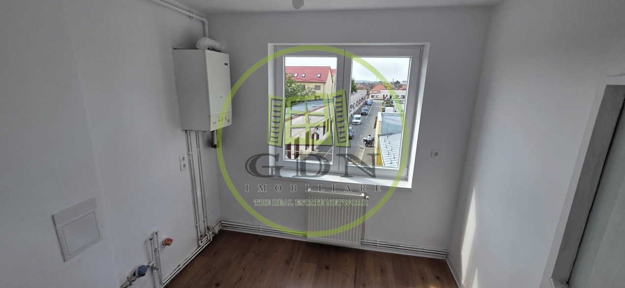 Apartament 2 camere ,47 mp + balcon, Zona Terezian