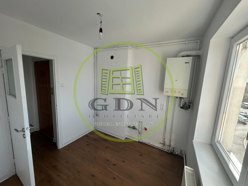 Apartament 2 camere ,47 mp + balcon, Zona Terezian