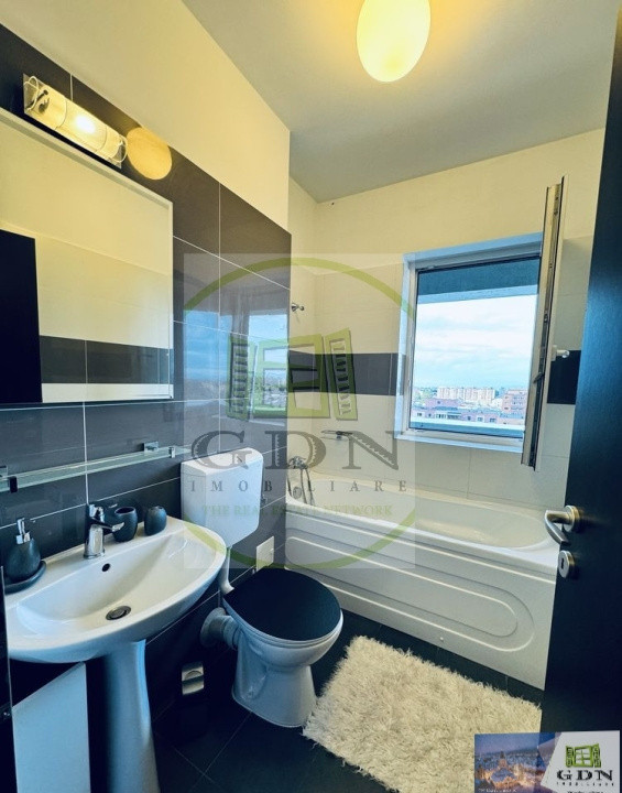 Inchiriere apartament 3 camere Carpaților Brașov