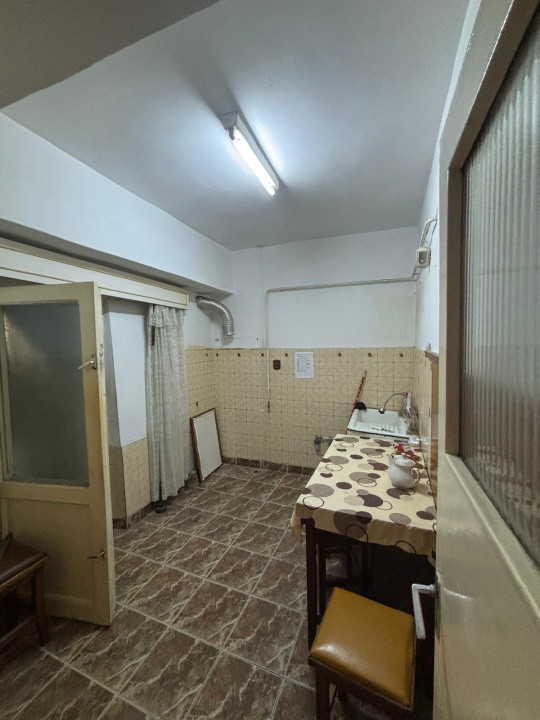 APARTAMENT DE VANZARE, 3 CAM,70 MP, ET 3