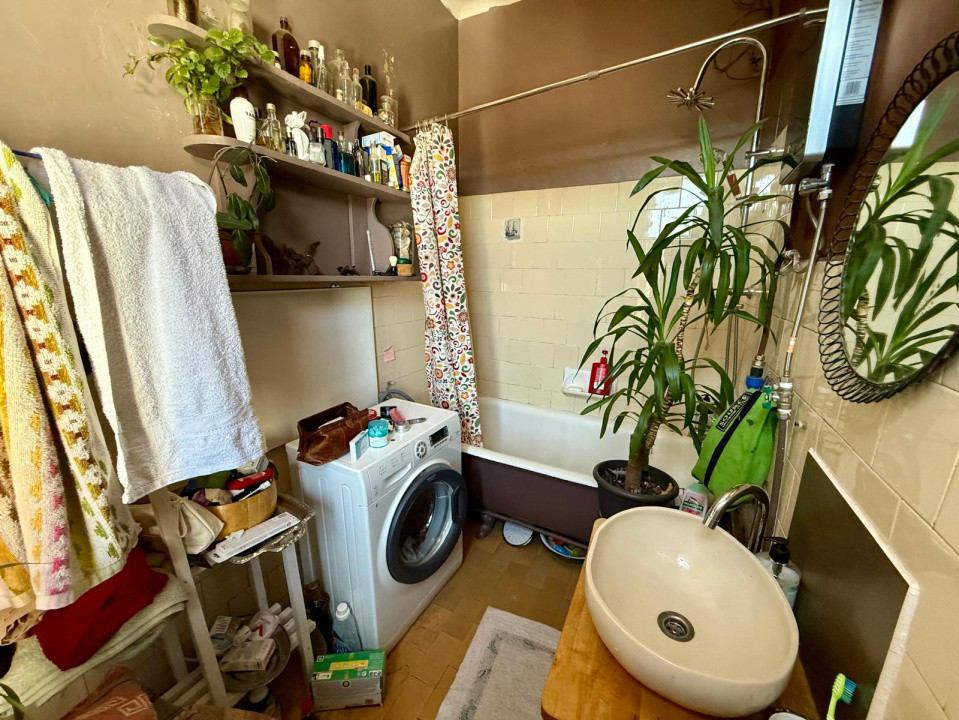 Ofertă de vânzare apart. cu 3 camere lângă Piata Unirii