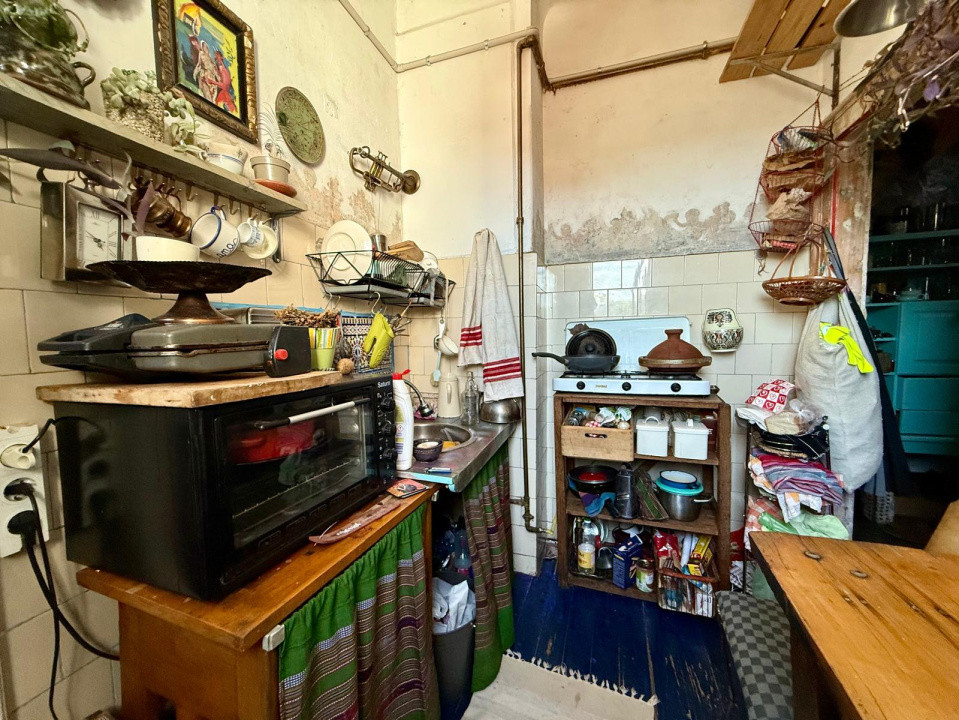 Ofertă de vânzare apart. cu 3 camere lângă Piata Unirii