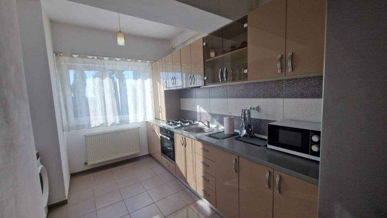 Apartament 2 camere, semidecomandat, 65mp, Craiovita Noua, zona Triaj
