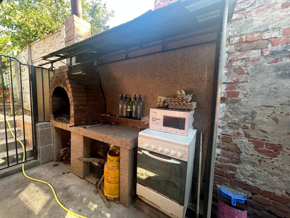 Spatiu Comercial P+1, 272 MP teren, 146 MP utili, Zona Parcul Romanescu