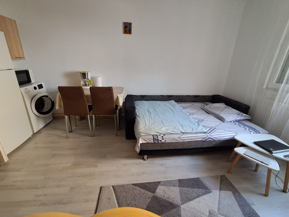 Garsoniera  cocheta 22mp utili, spre vanzare in Broscarie