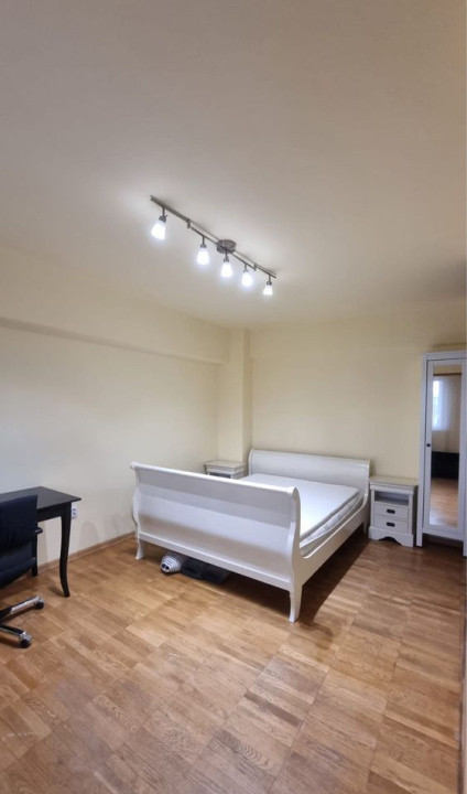 DE INCHIRIAT Garsonieră cu balcon închis – Centrul Civic, Str. Zizinului