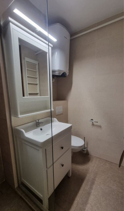 DE INCHIRIAT Garsonieră cu balcon închis – Centrul Civic, Str. Zizinului